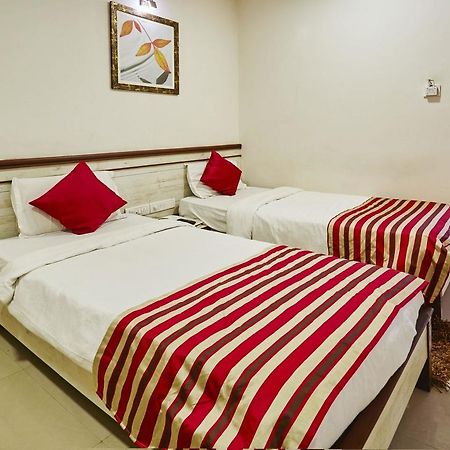 מומביי Hotel Crystal מראה חיצוני תמונה