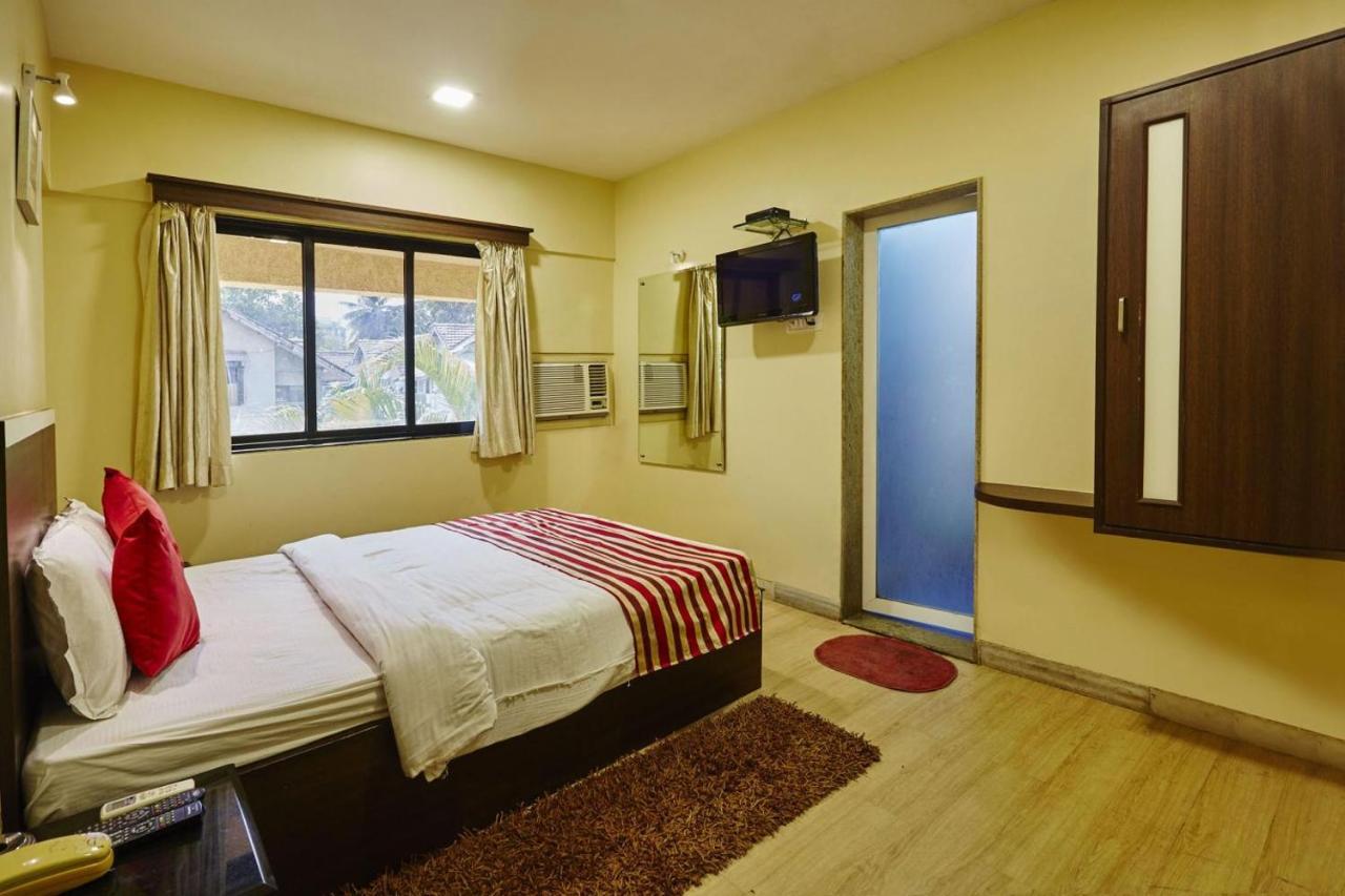 מומביי Hotel Crystal מראה חיצוני תמונה